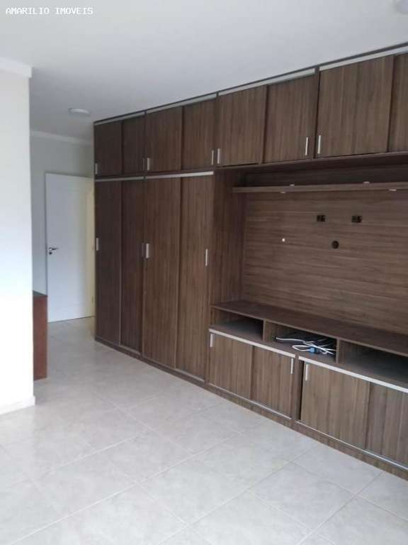 Casa à venda com 4 quartos, 240m² - Foto 11