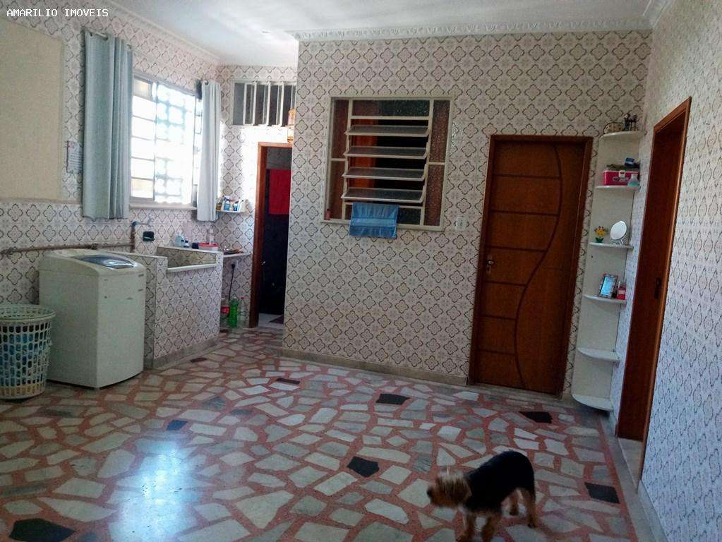 Casa à venda com 3 quartos, 360m² - Foto 13