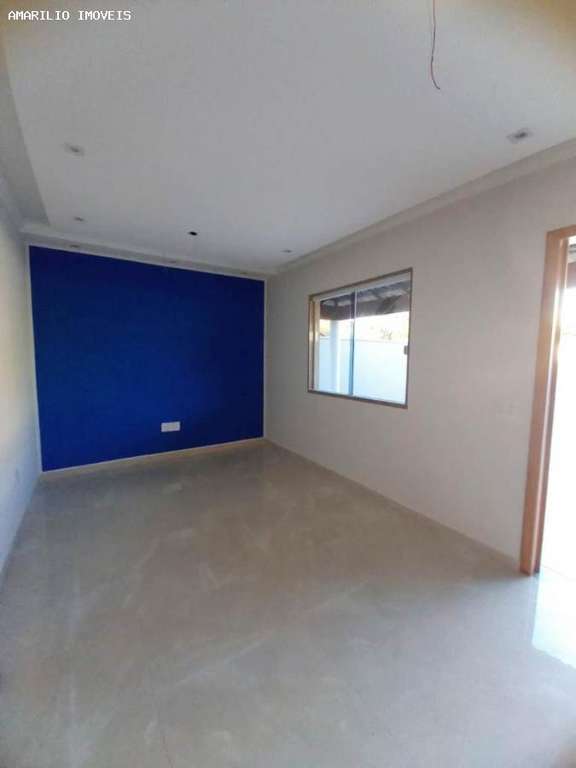 Casa à venda com 3 quartos, 240m² - Foto 2