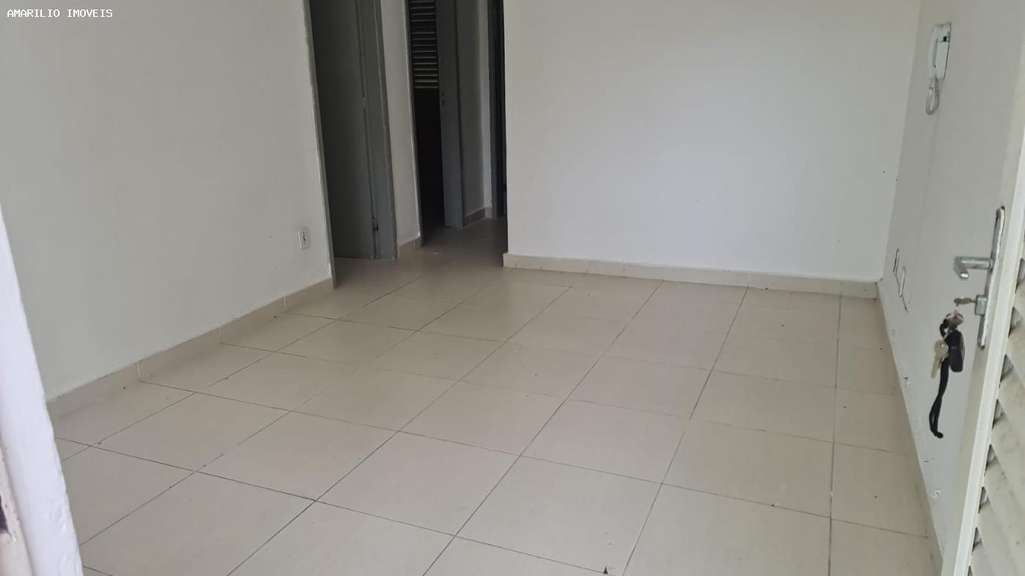 Casa à venda com 2 quartos, 180m² - Foto 2