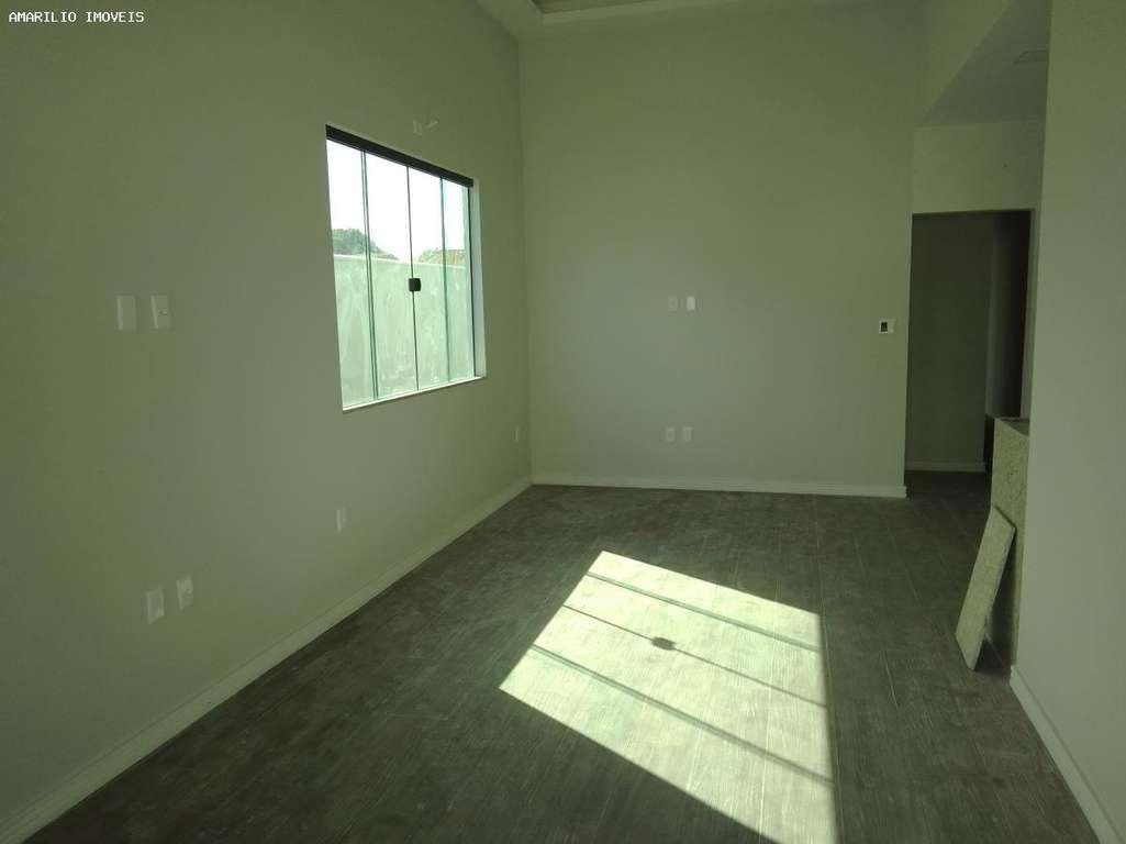 Casa à venda com 3 quartos, 300m² - Foto 2