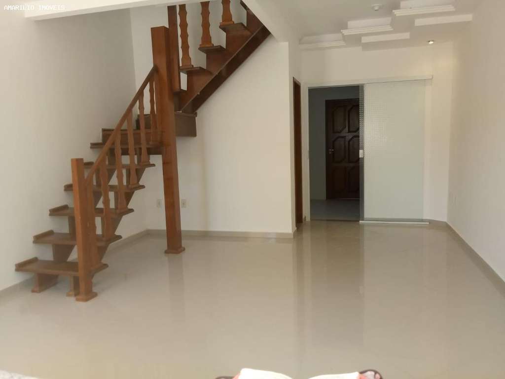 Casa à venda com 2 quartos, 90m² - Foto 4