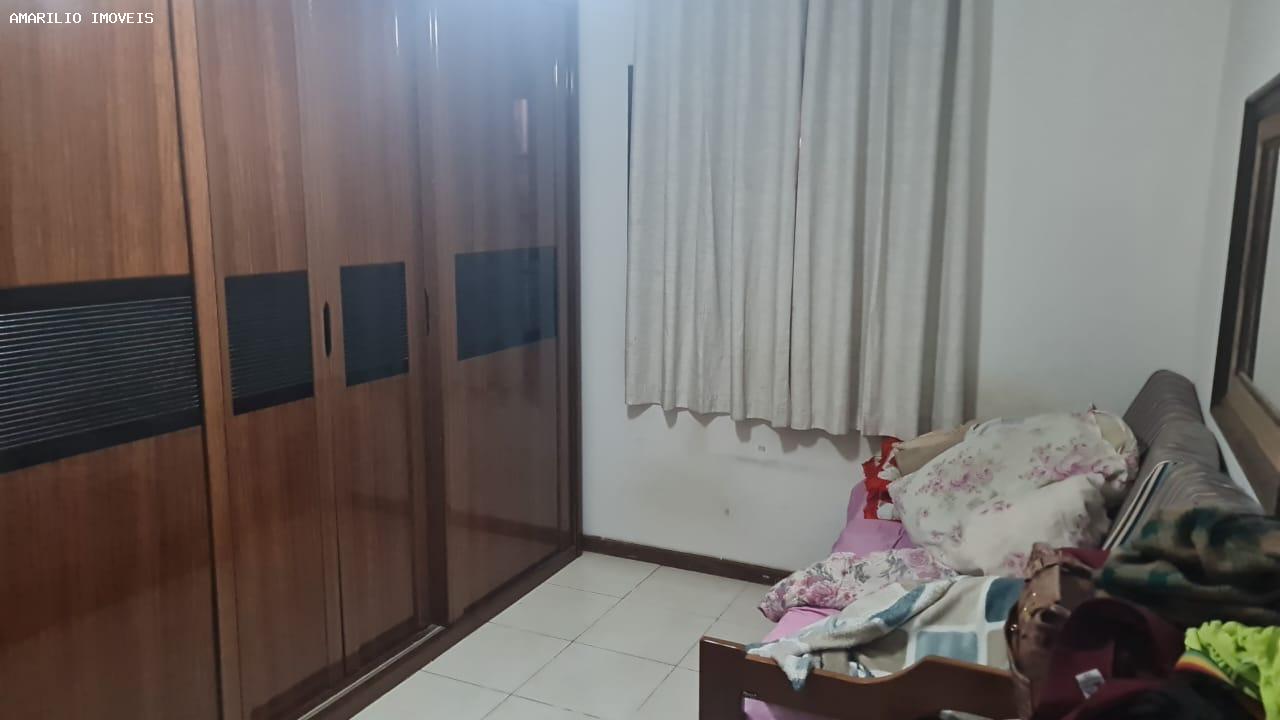 Casa à venda com 2 quartos, 240m² - Foto 6