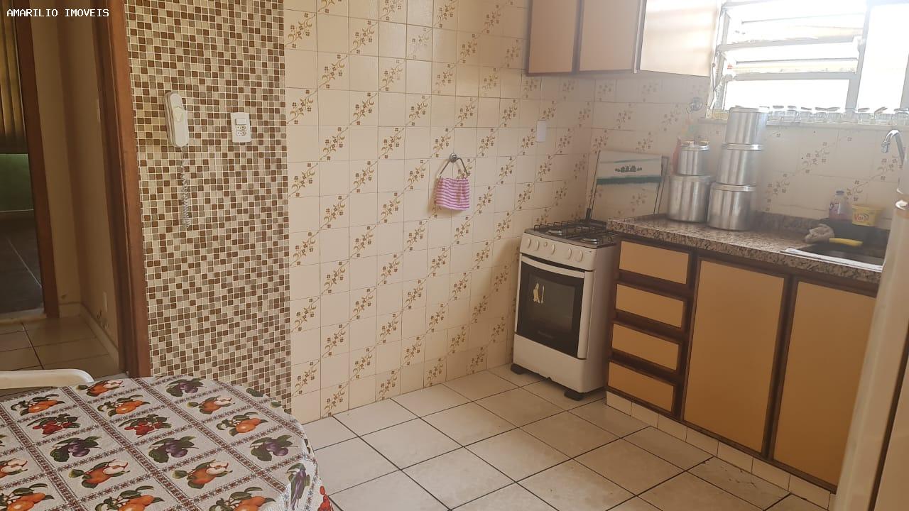 Casa à venda com 4 quartos, 250m² - Foto 7