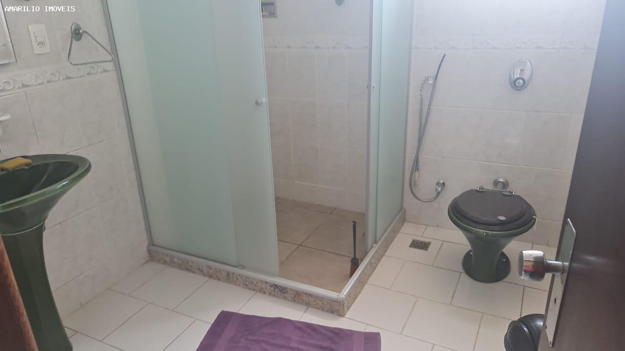 Casa à venda com 4 quartos, 250m² - Foto 11