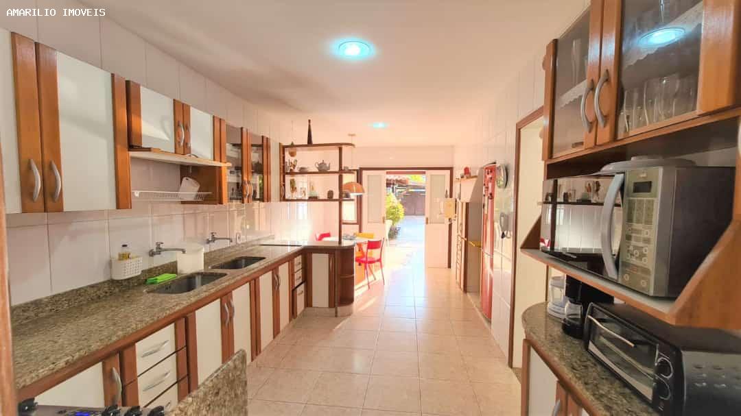 Casa à venda com 3 quartos, 360m² - Foto 6