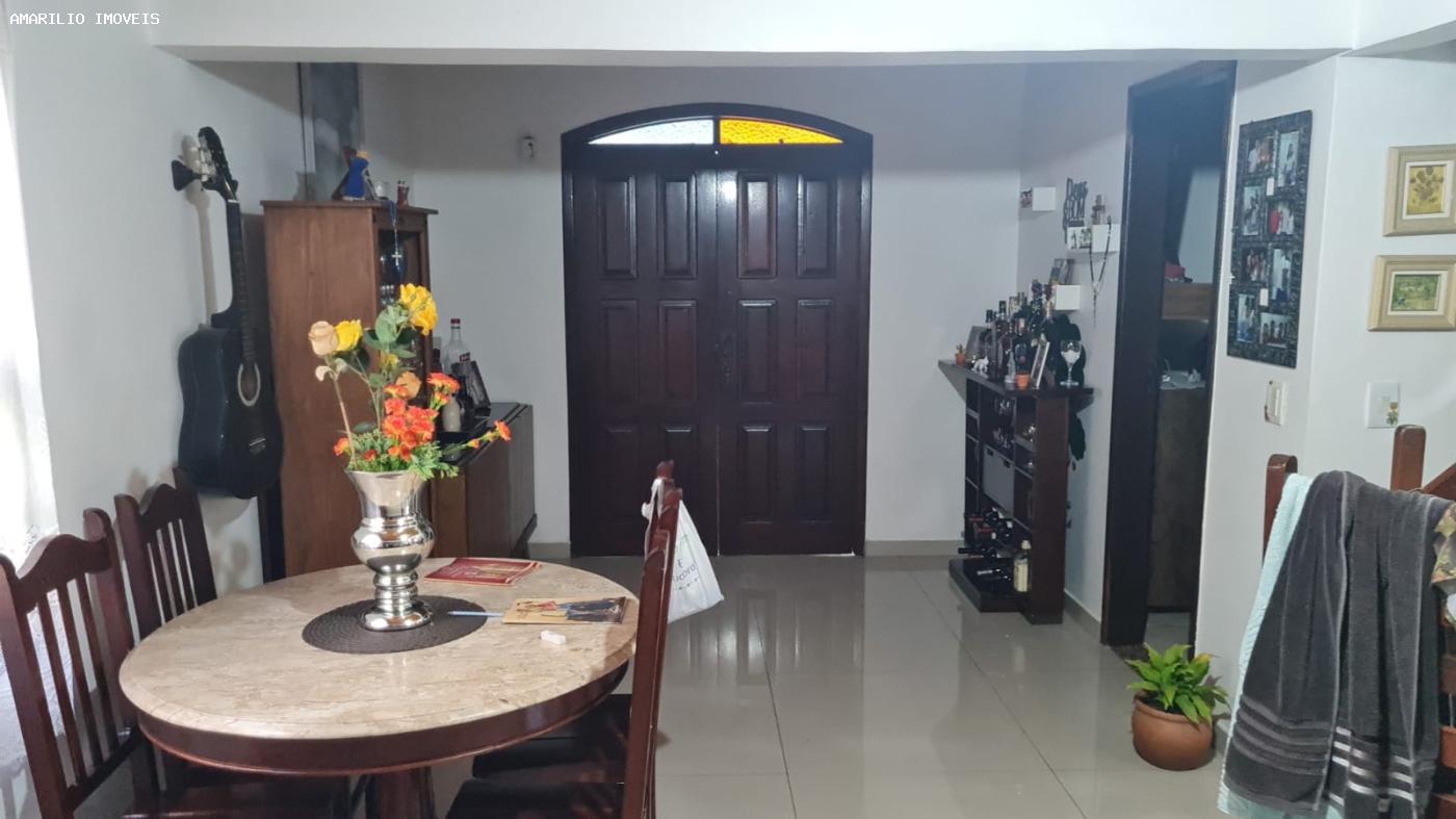 Casa à venda com 3 quartos, 360m² - Foto 3