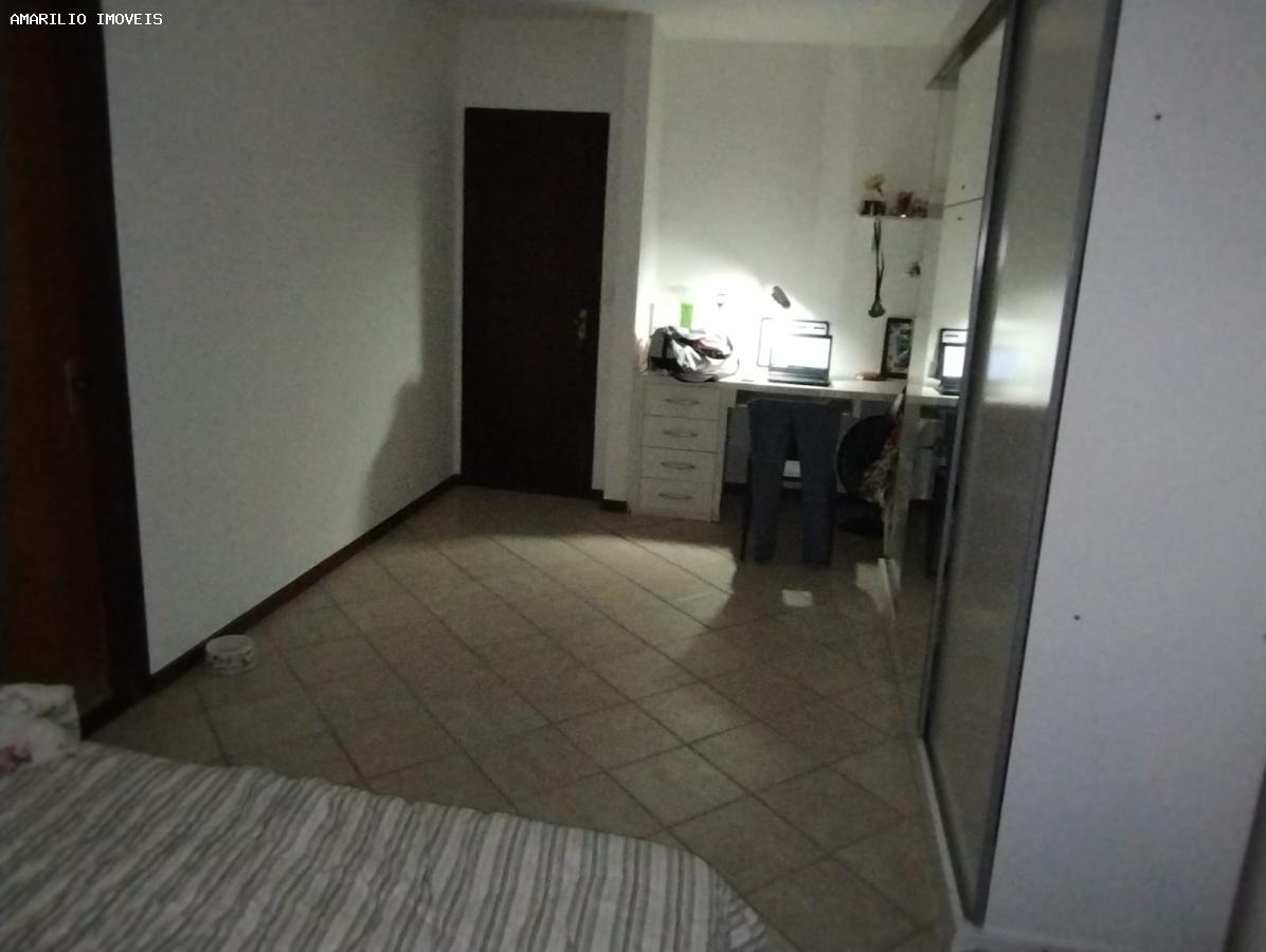 Casa à venda com 4 quartos, 450m² - Foto 11