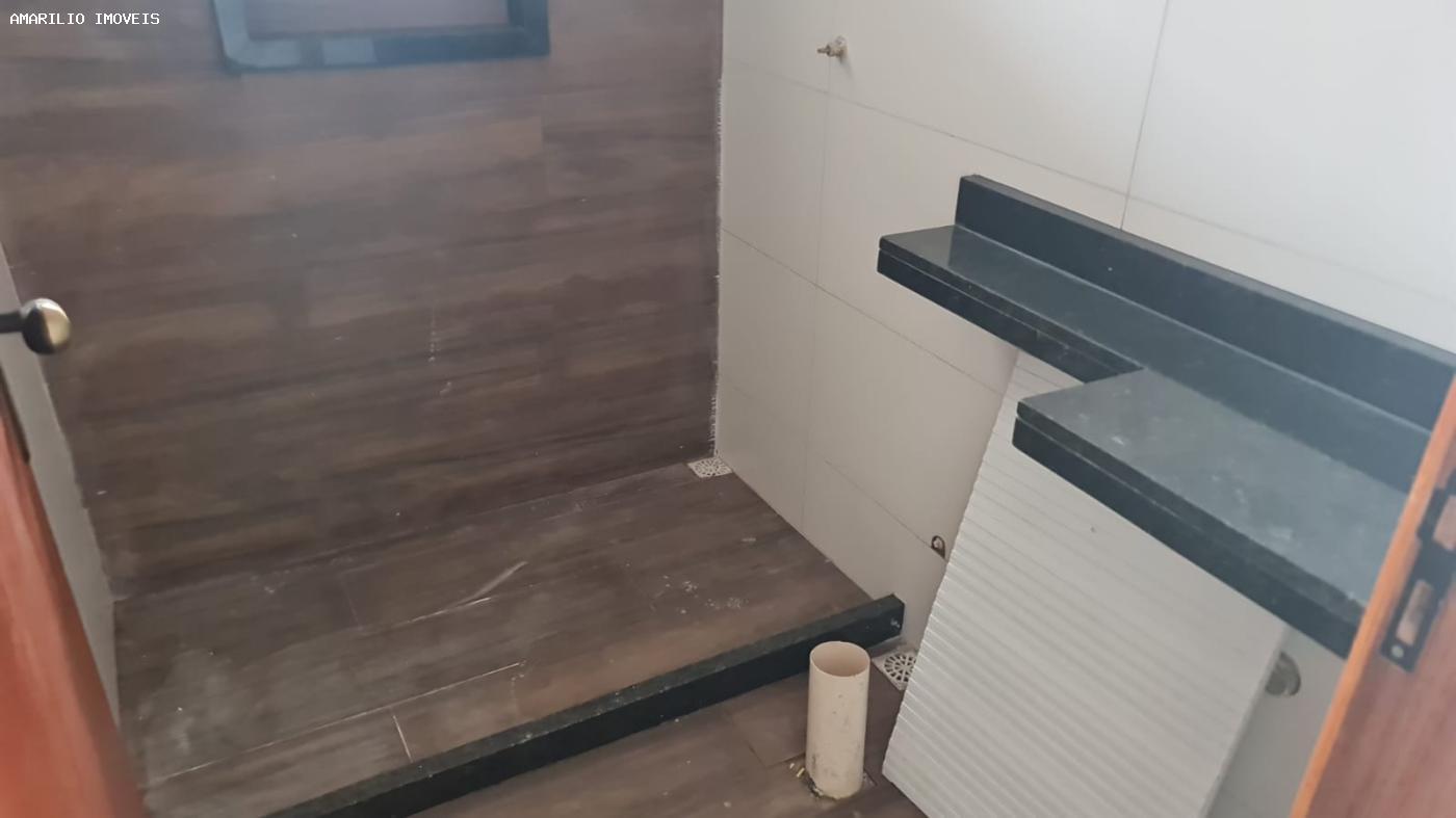 Casa à venda com 3 quartos, 240m² - Foto 8