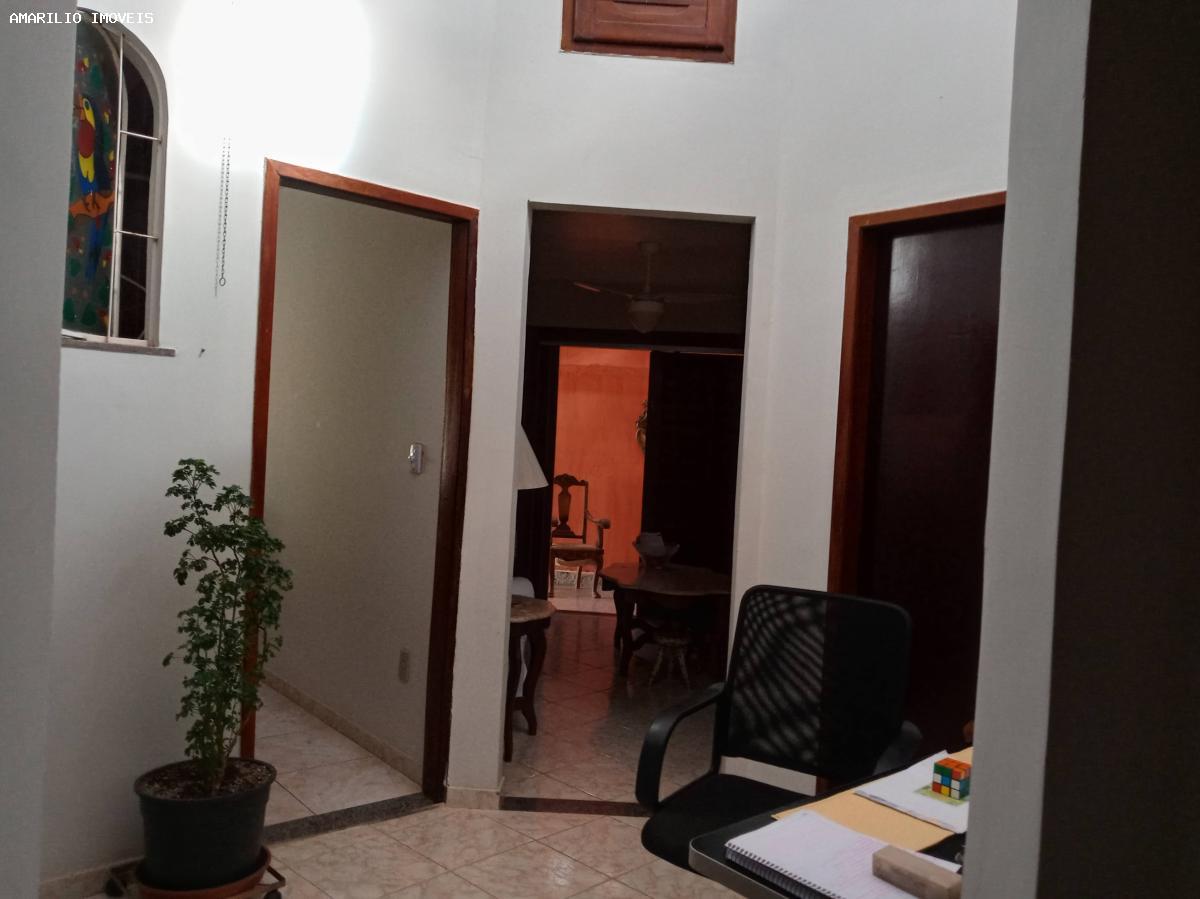 Casa à venda com 3 quartos, 450m² - Foto 8