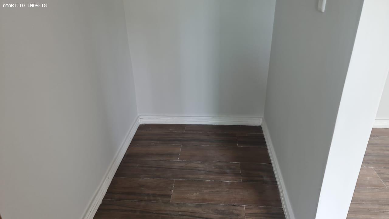 Casa à venda com 3 quartos, 300m² - Foto 10