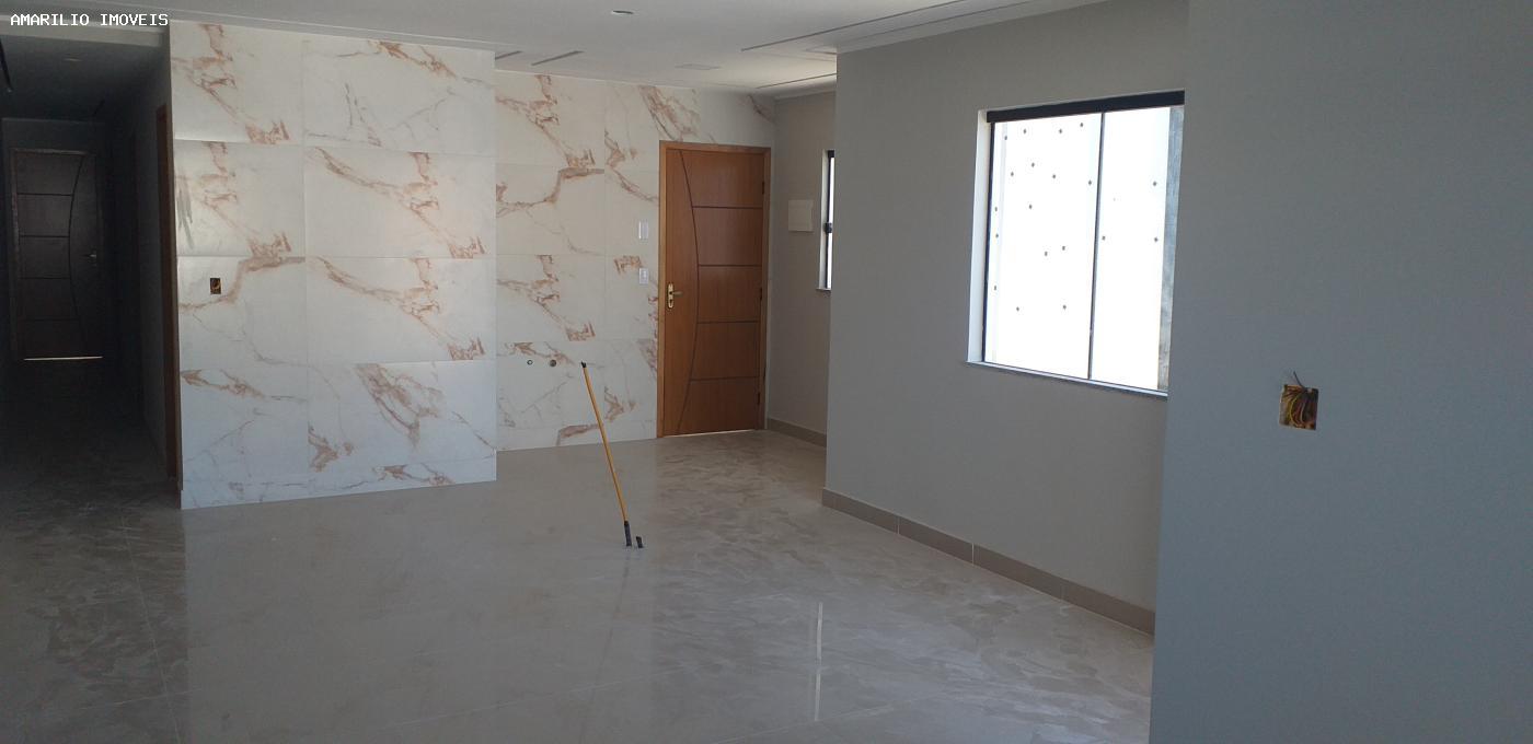 Casa à venda com 3 quartos, 266m² - Foto 4