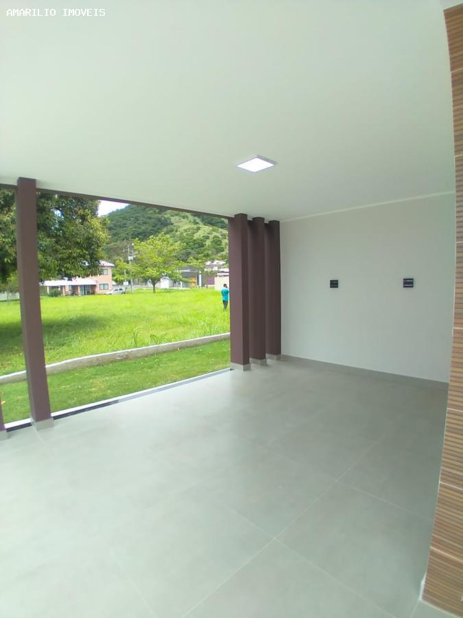 Casa à venda com 3 quartos, 360m² - Foto 2