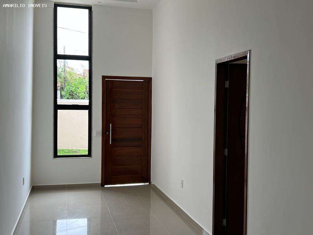 Casa à venda com 3 quartos, 240m² - Foto 3