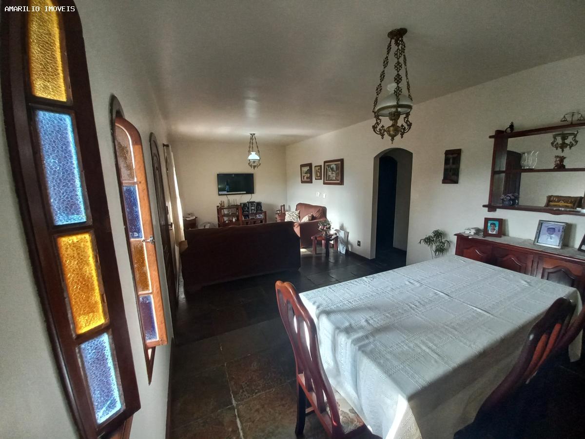 Casa à venda com 3 quartos, 360m² - Foto 2