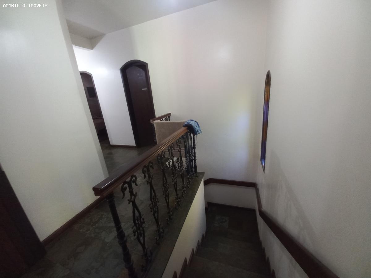 Casa à venda com 3 quartos, 360m² - Foto 14