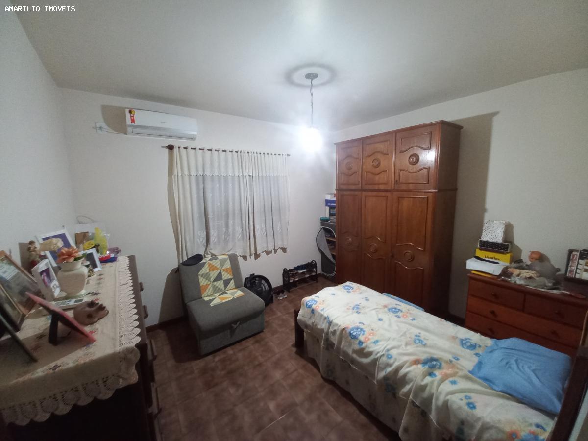 Casa à venda com 3 quartos, 360m² - Foto 16