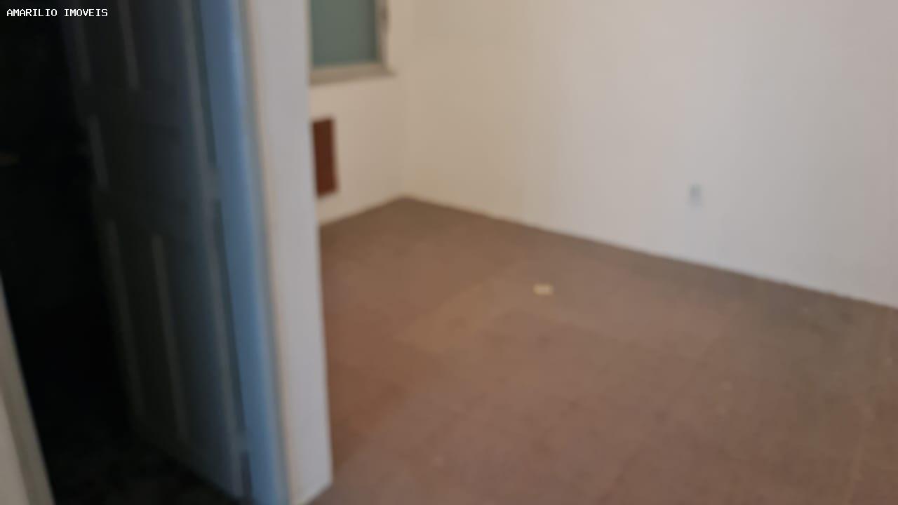 Casa à venda com 2 quartos, 180m² - Foto 12