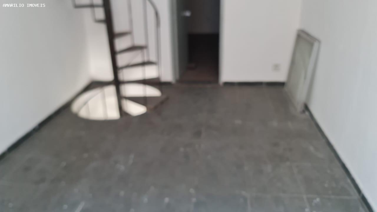 Casa à venda com 2 quartos, 180m² - Foto 11