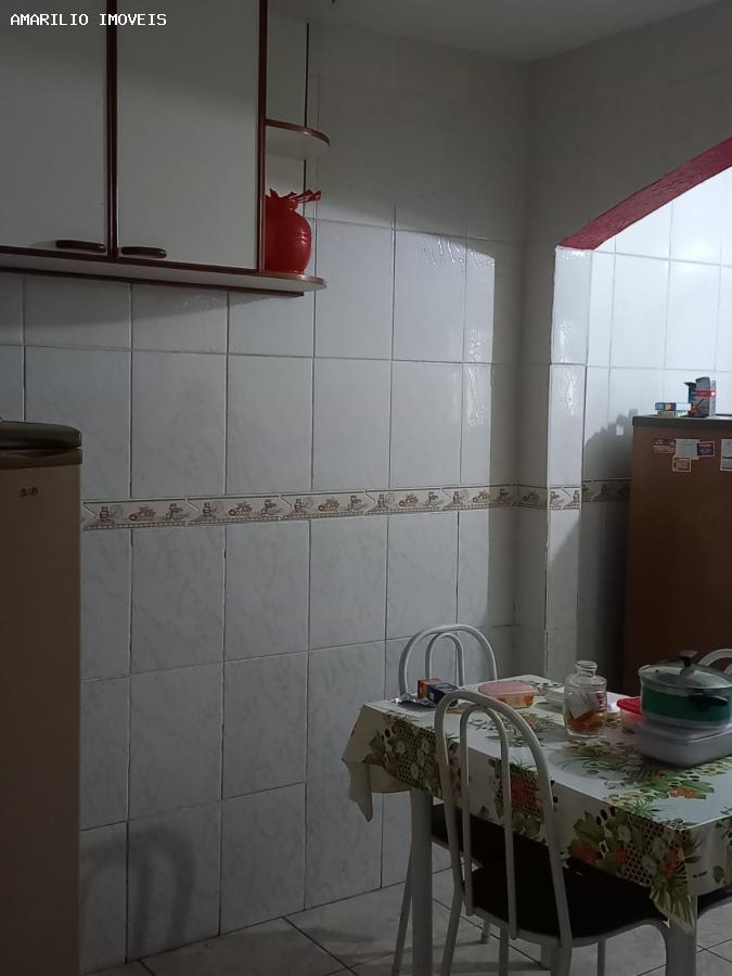 Casa à venda com 2 quartos, 130m² - Foto 14