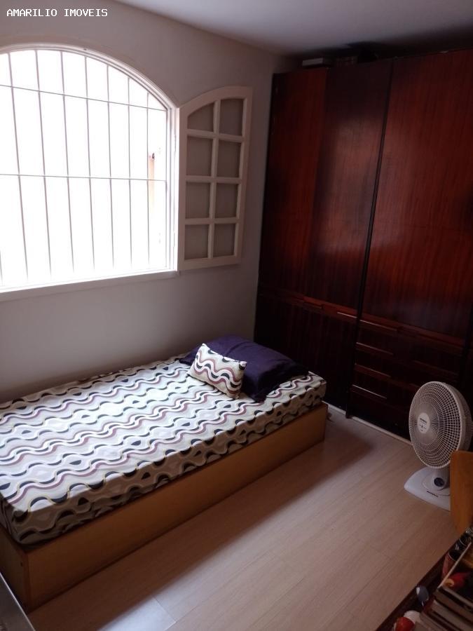 Casa à venda com 3 quartos, 250m² - Foto 10