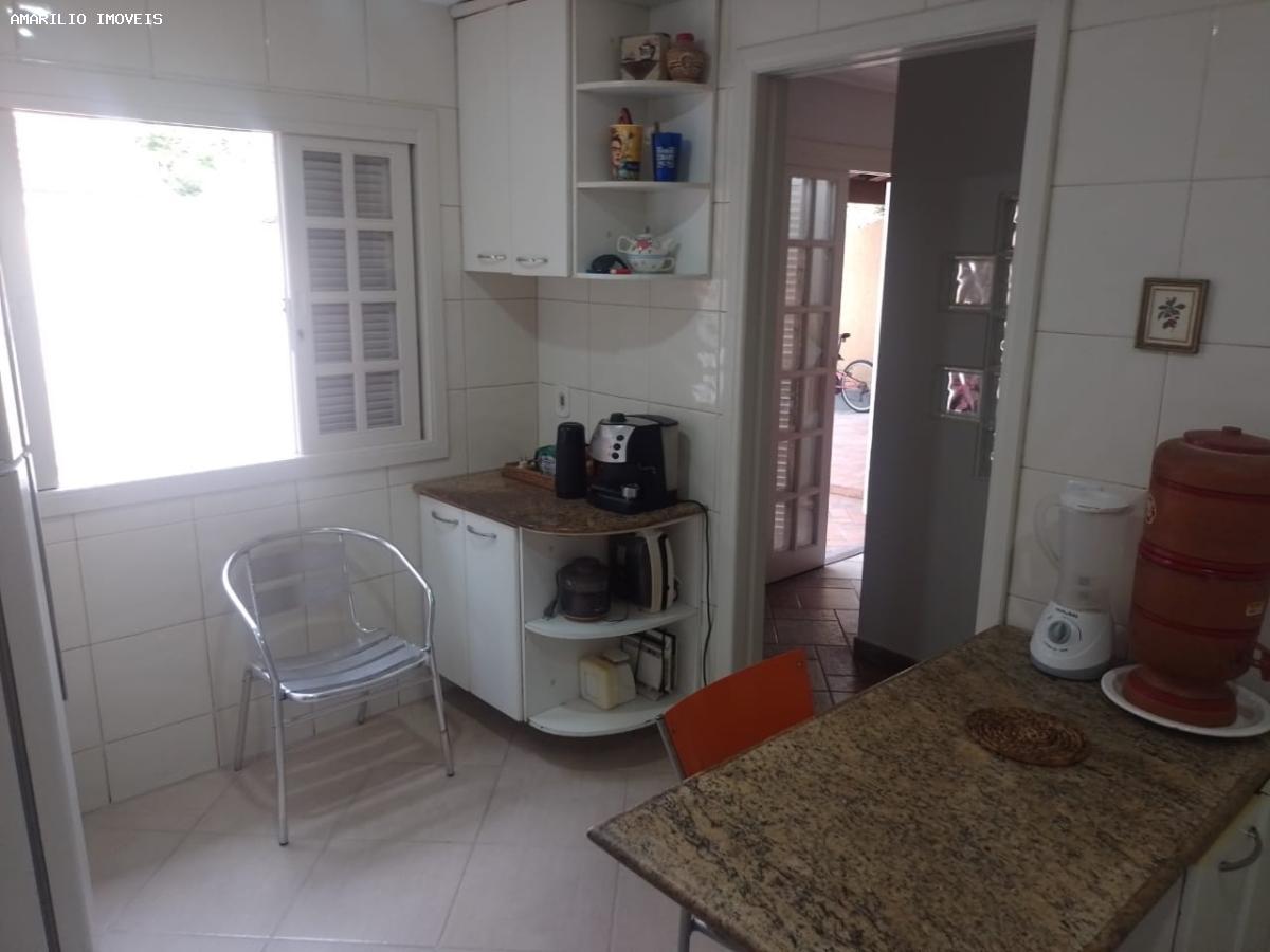 Casa à venda com 3 quartos, 250m² - Foto 27