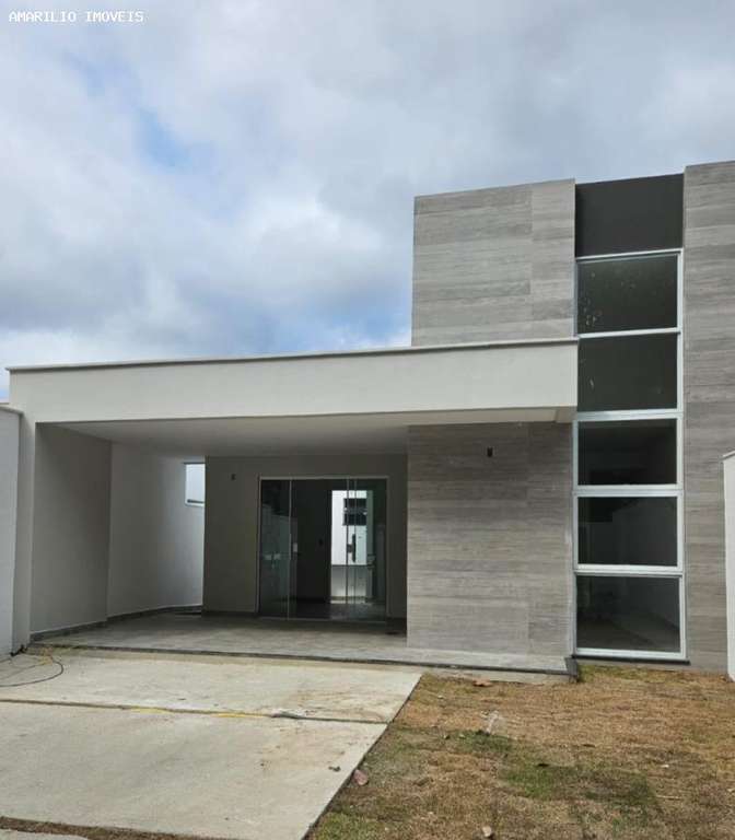 Casa à venda com 3 quartos, 225m² - Foto 1