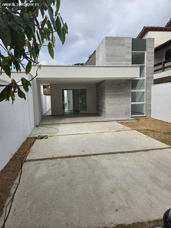 Casa à venda com 3 quartos, 225m² - Foto 2