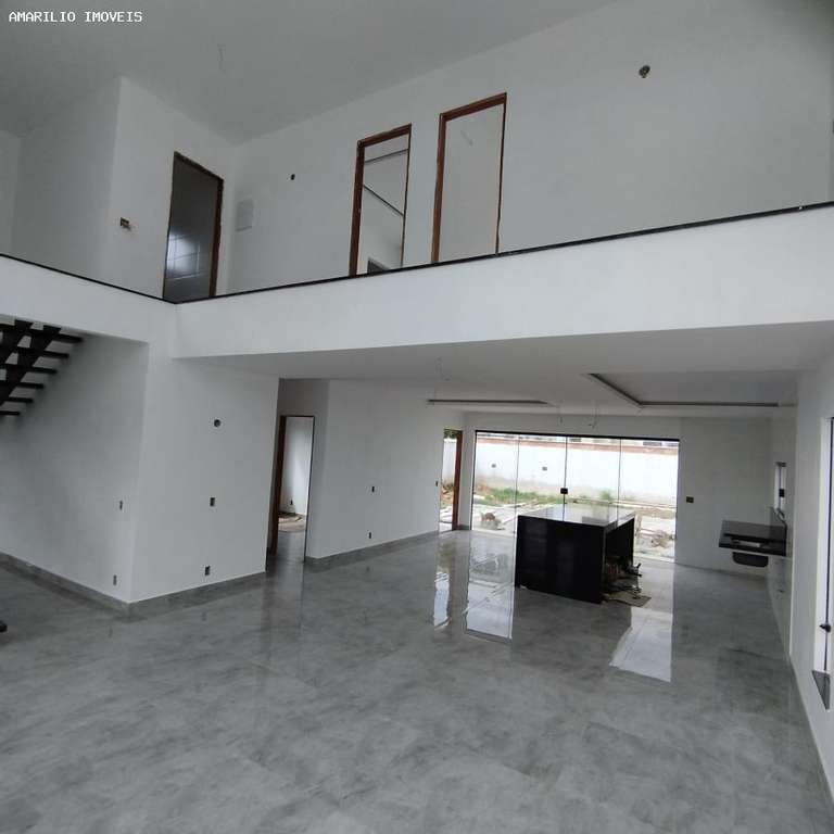 Casa à venda com 3 quartos, 372m² - Foto 2