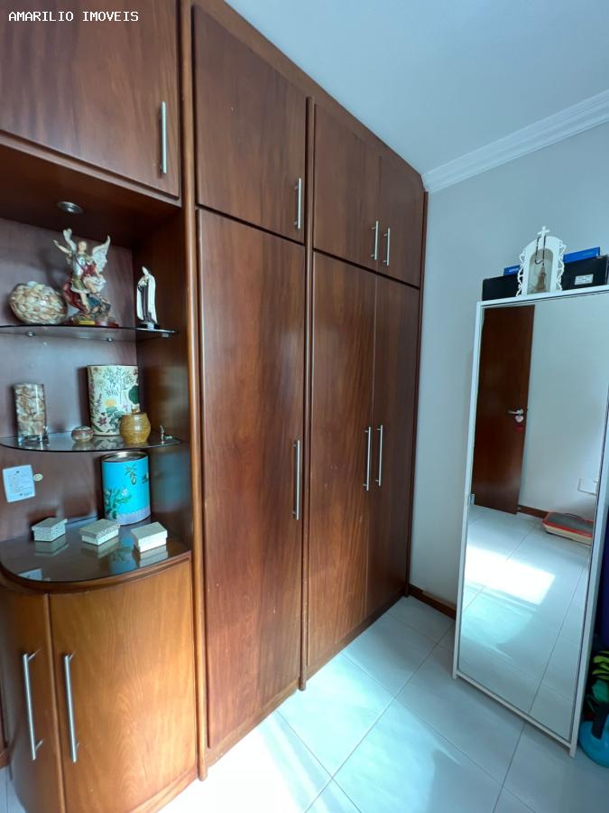 Apartamento à venda com 3 quartos - Foto 12