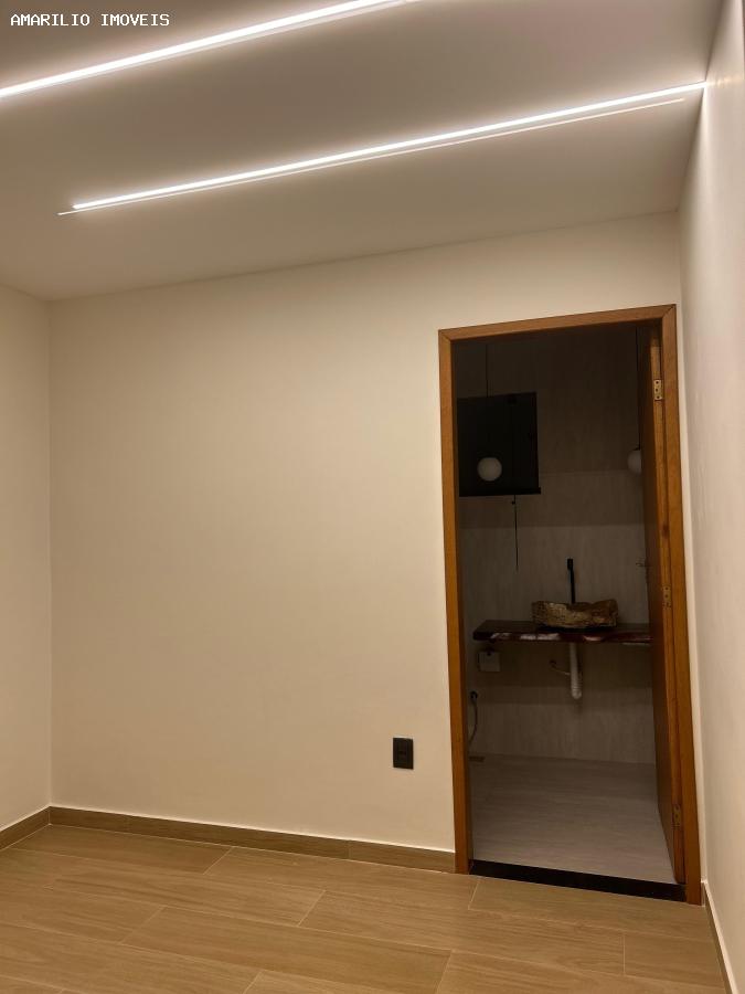 Casa à venda com 3 quartos, 380m² - Foto 13