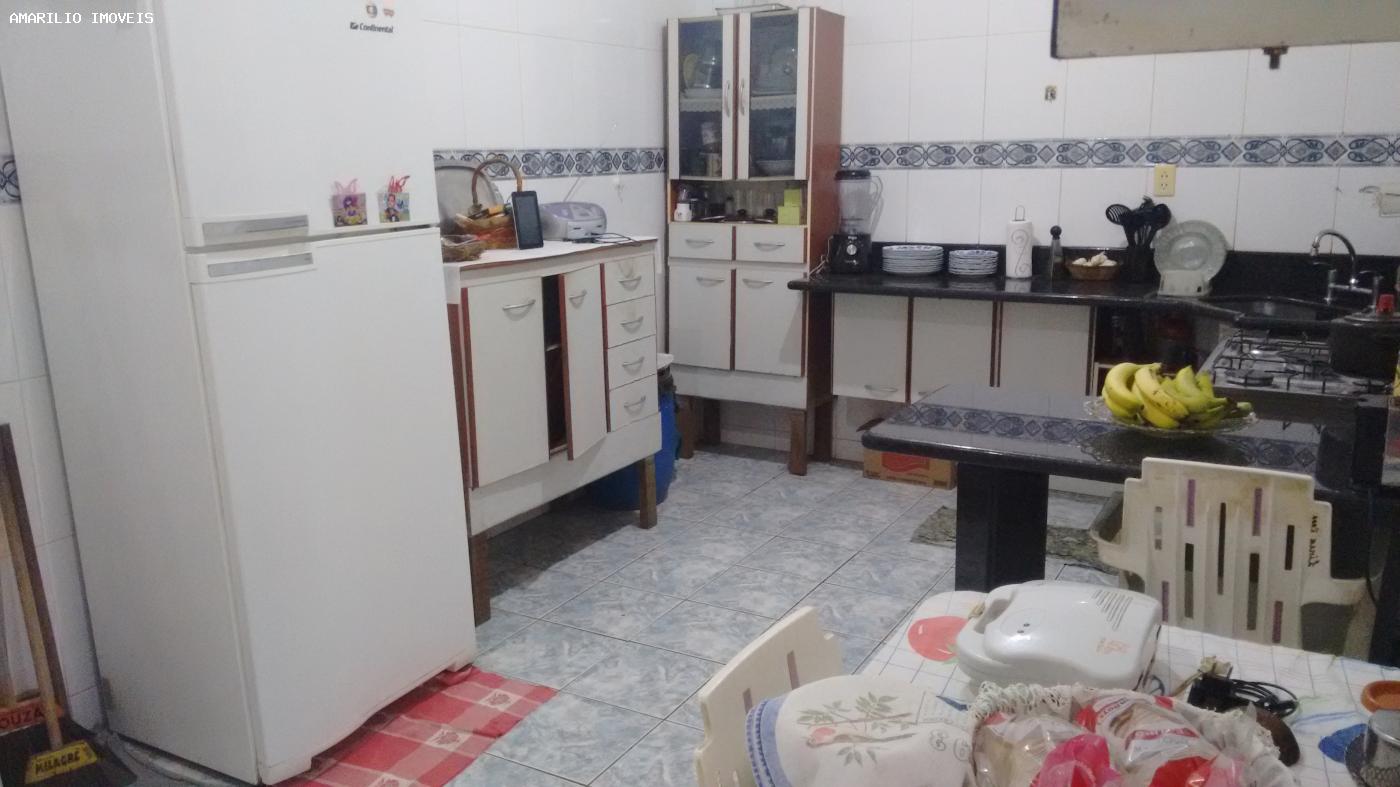 Casa à venda com 2 quartos, 210m² - Foto 5