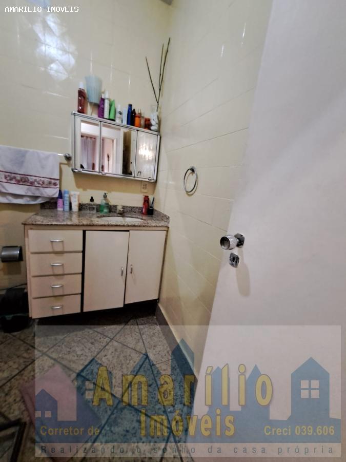 Casa à venda com 3 quartos, 360m² - Foto 16